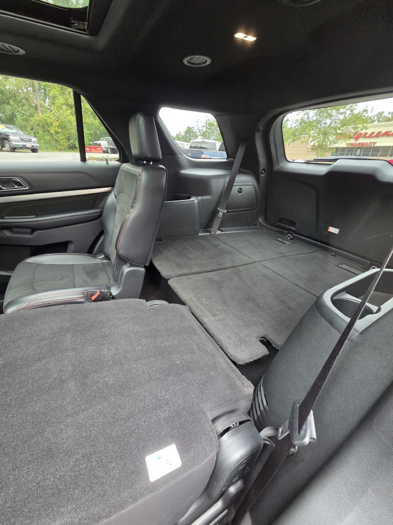 Photo 17 of this FORD EXPLORER