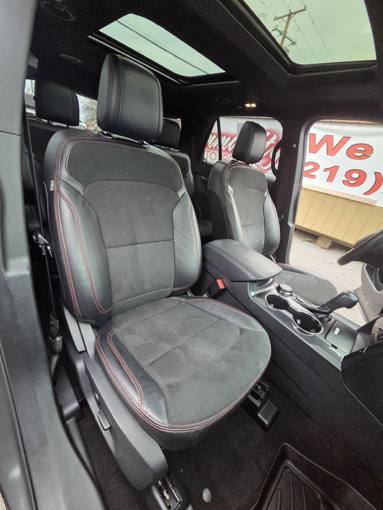 Photo 24 of this FORD EXPLORER