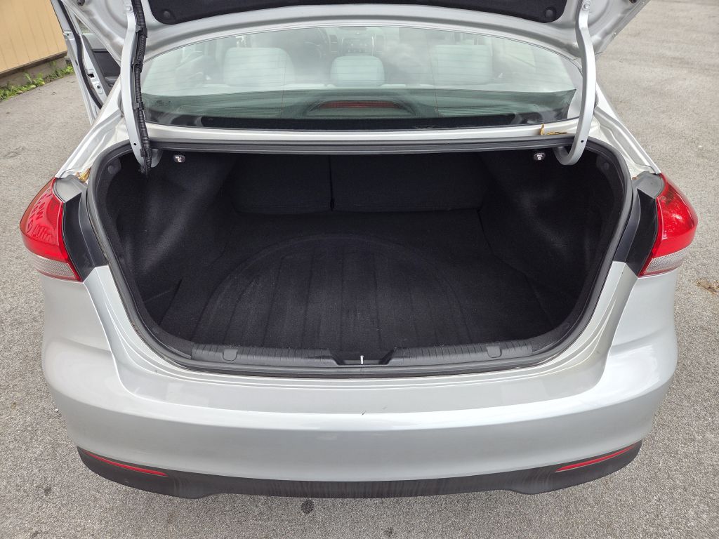 Photo 8 of this KIA FORTE