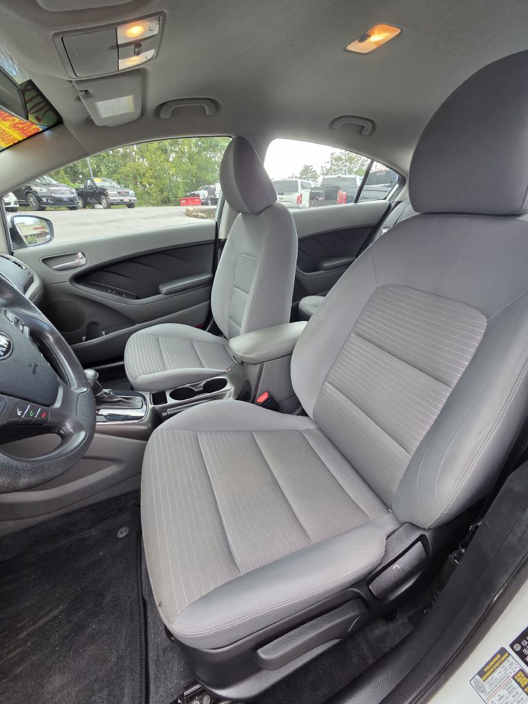 Photo 11 of this KIA FORTE