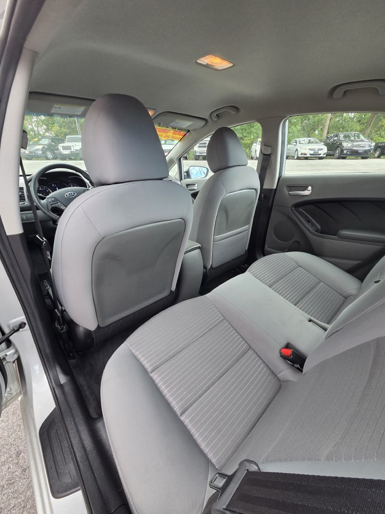Photo 13 of this KIA FORTE