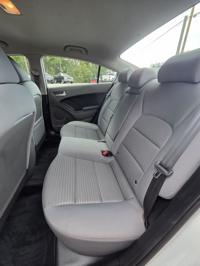 Photo 14 of this KIA FORTE