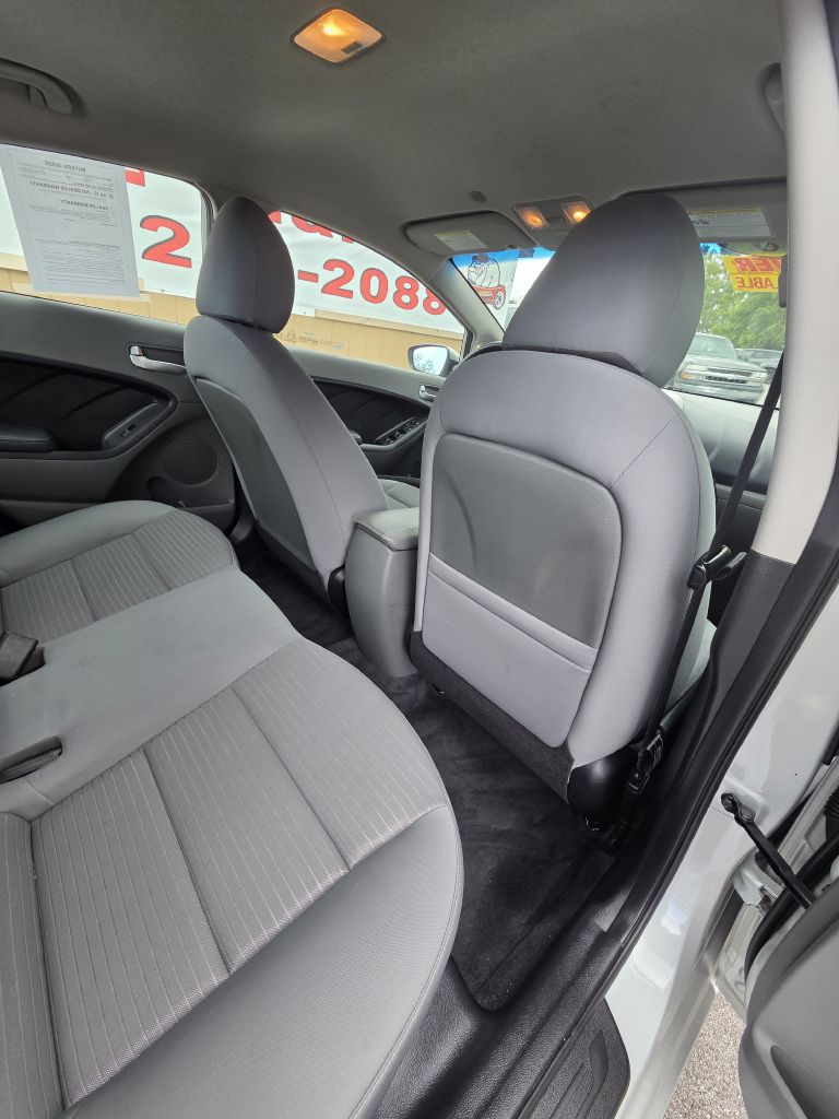 Photo 16 of this KIA FORTE