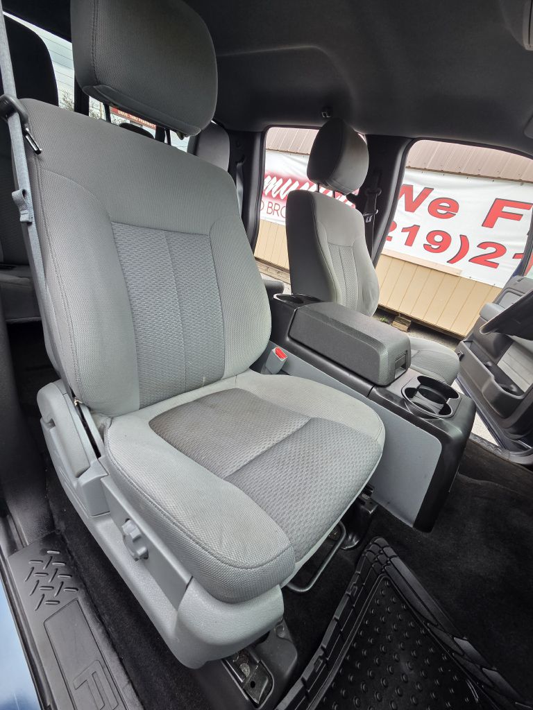 Photo 20 of this FORD F150