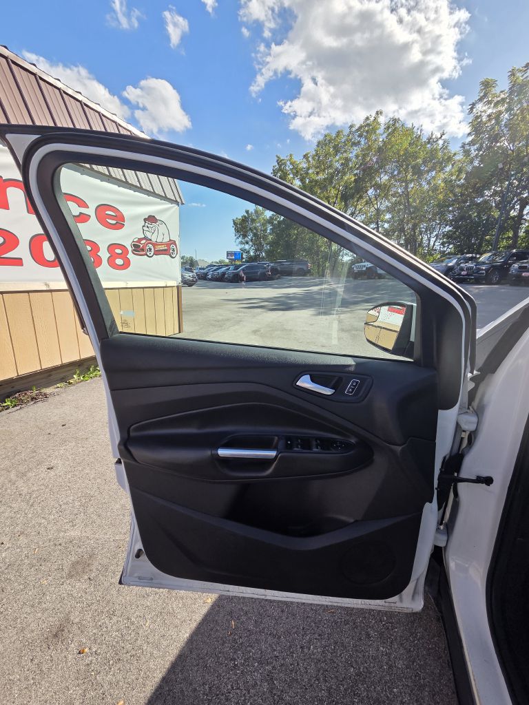 Photo 9 of this FORD ESCAPE