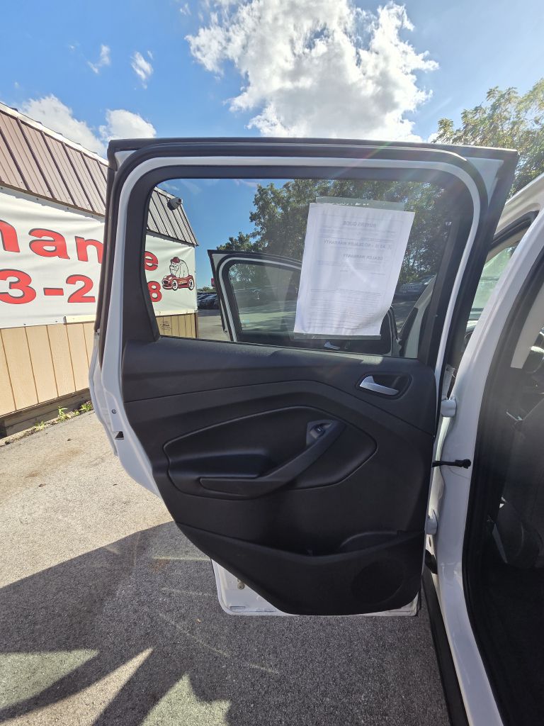 Photo 13 of this FORD ESCAPE