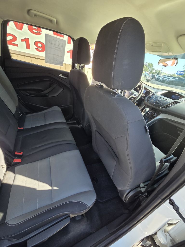 Photo 17 of this FORD ESCAPE