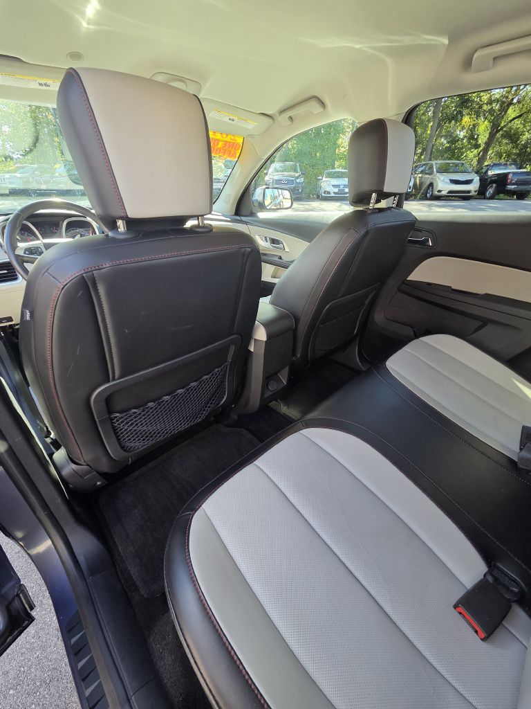 Photo 14 of this CHEVROLET EQUINOX