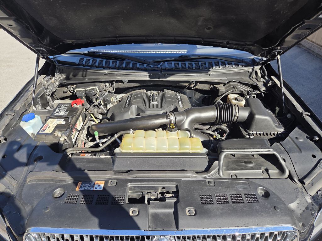 Photo 29 of this LINCOLN NAVIGATOR