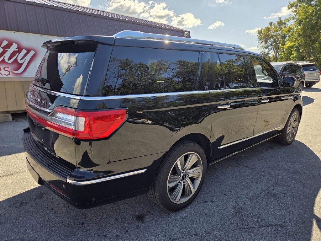 Photo 5 of this LINCOLN NAVIGATOR