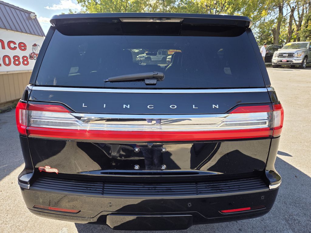 Photo 6 of this LINCOLN NAVIGATOR