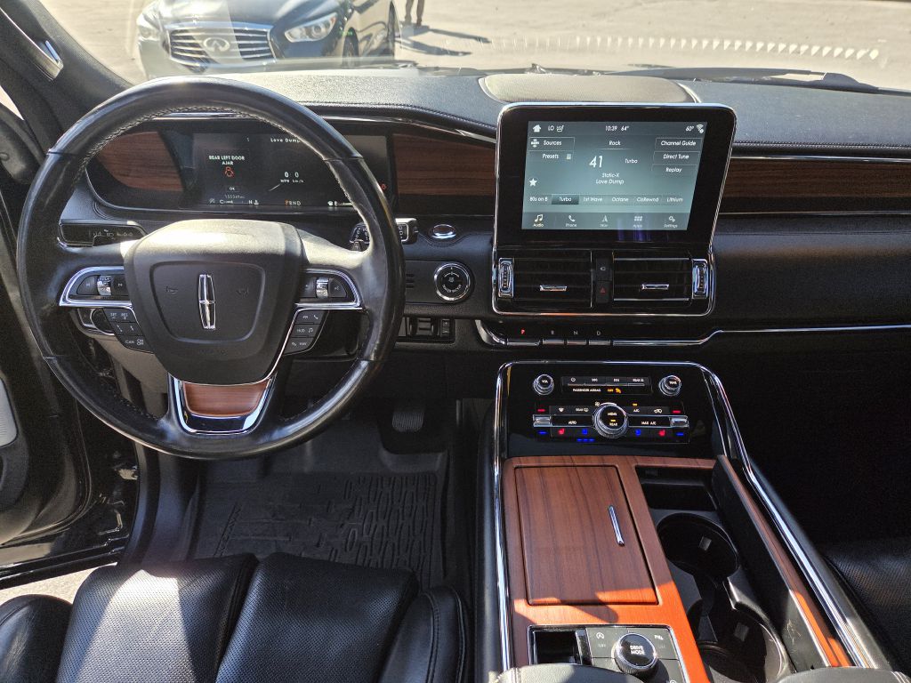 Photo 25 of this LINCOLN NAVIGATOR