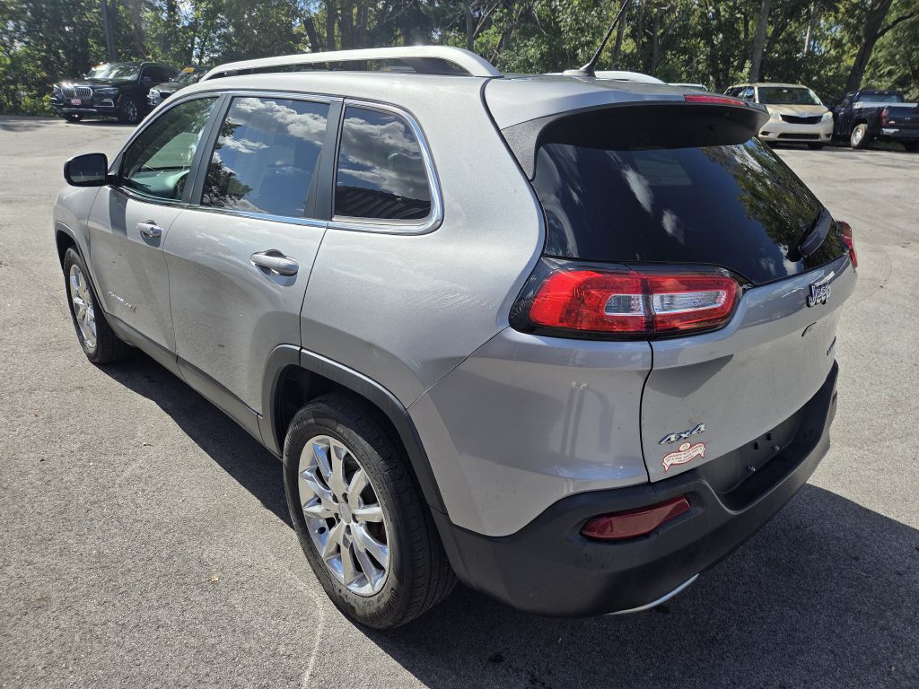 Photo 5 of this JEEP CHEROKEE