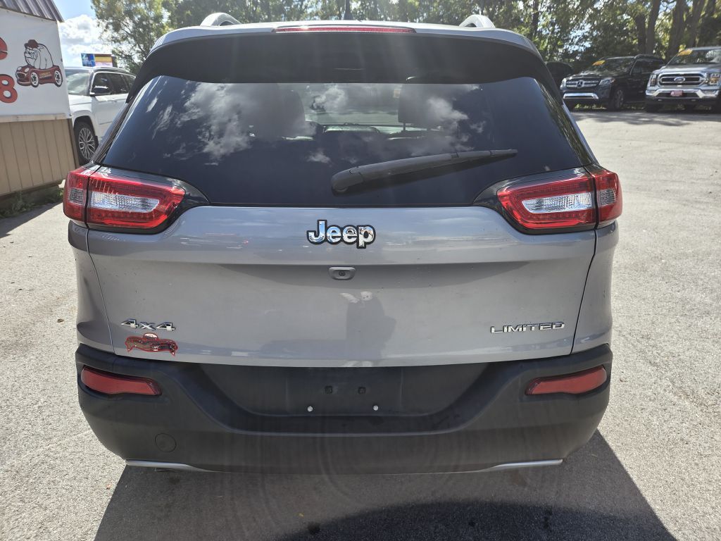 Photo 7 of this JEEP CHEROKEE