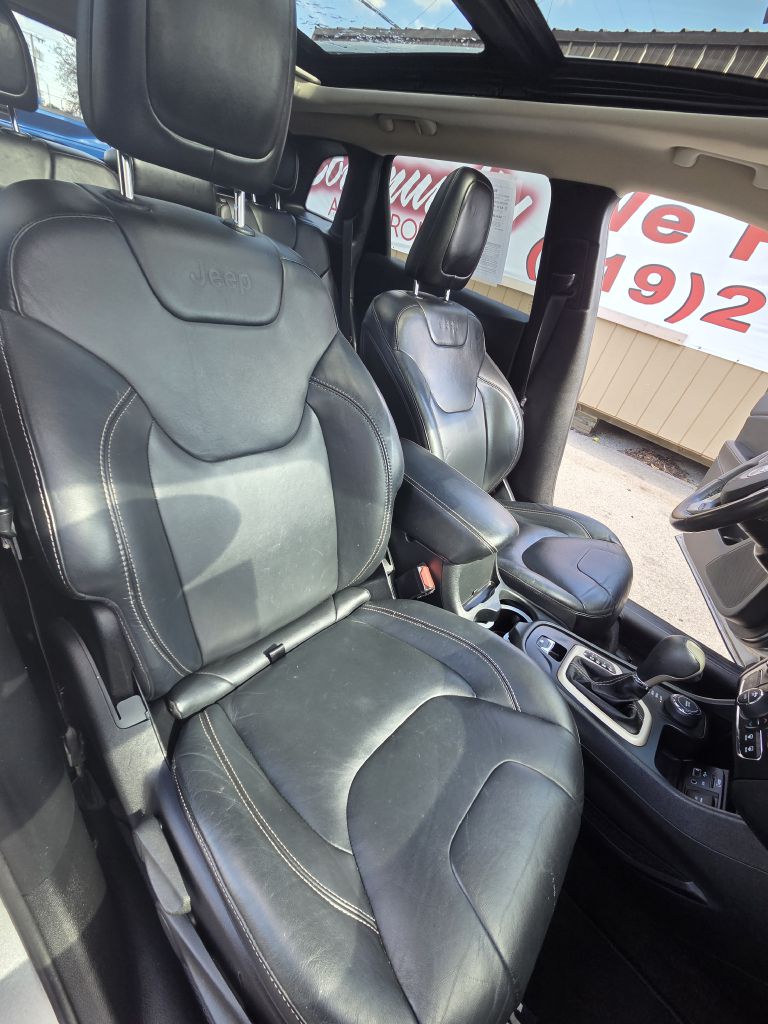 Photo 22 of this JEEP CHEROKEE