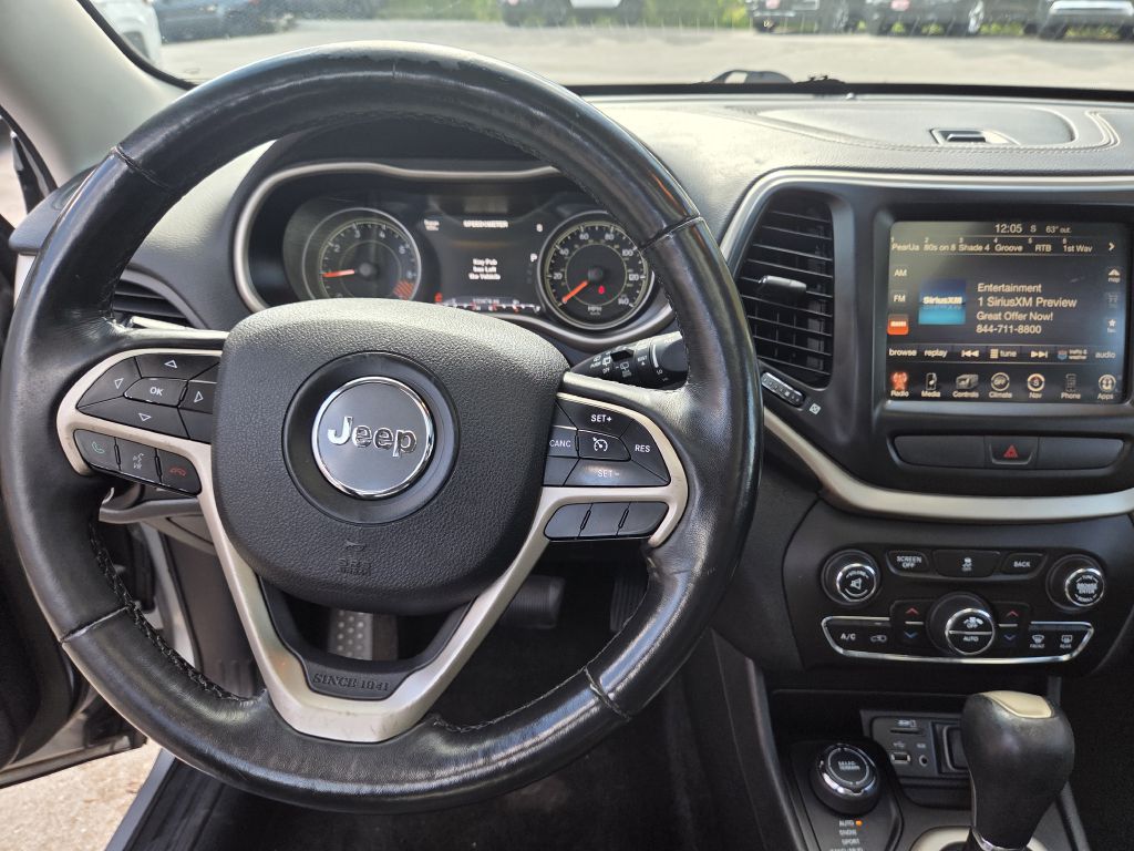 Photo 24 of this JEEP CHEROKEE