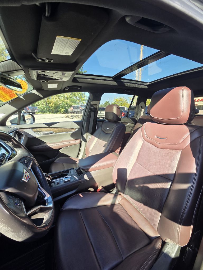 Photo 13 of this CADILLAC XT6