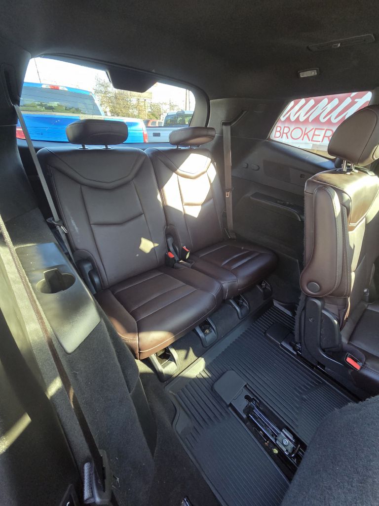 Photo 19 of this CADILLAC XT6