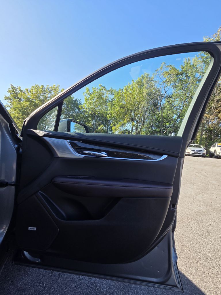 Photo 21 of this CADILLAC XT6