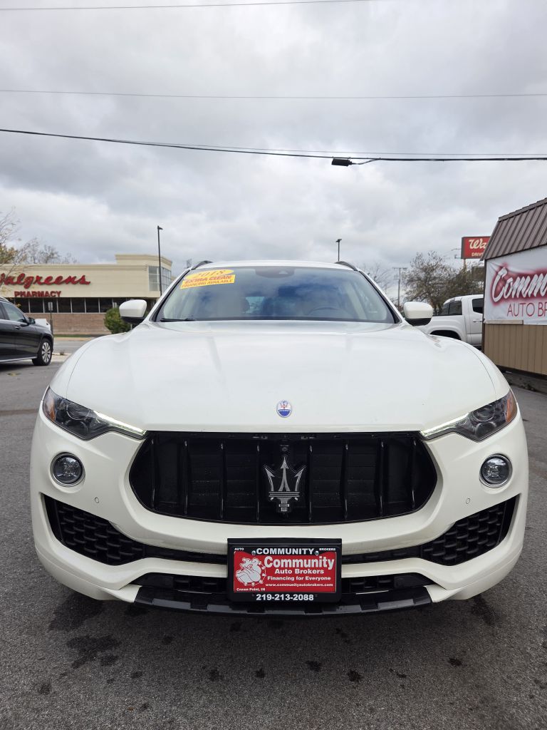 Photo 2 of this MASERATI LEVANTE