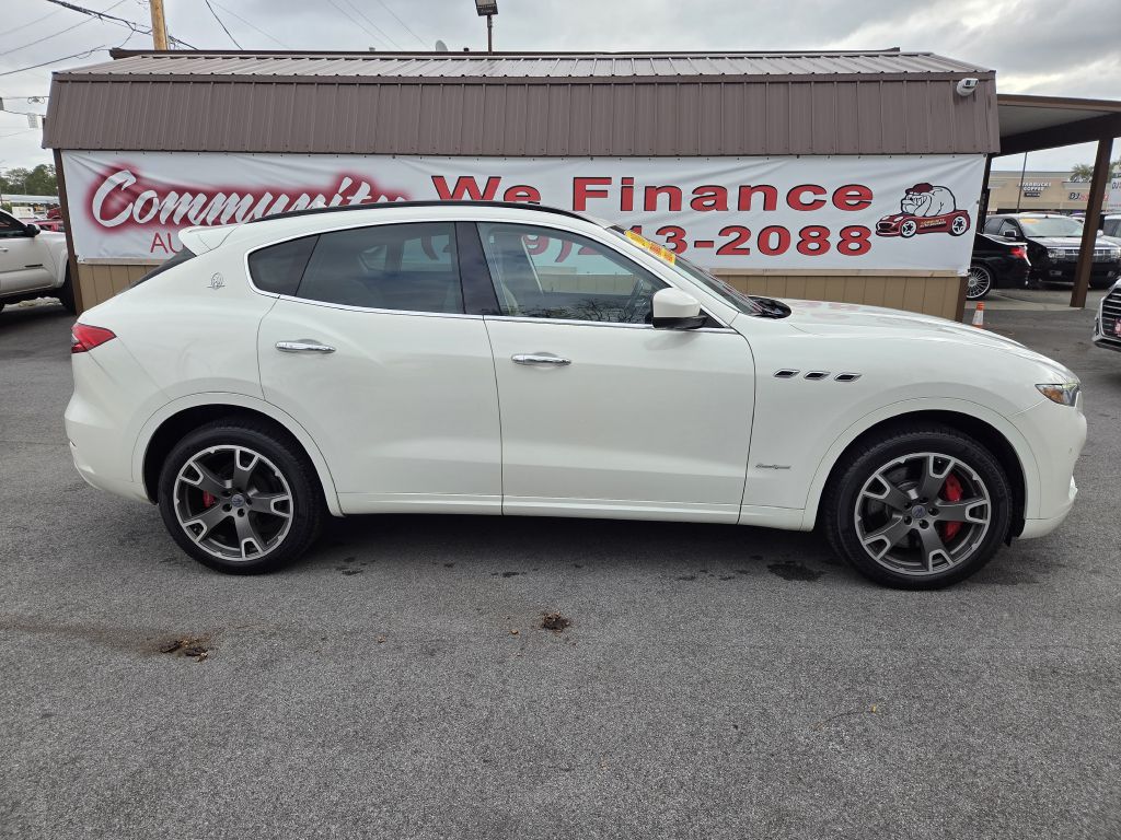 Photo 3 of this MASERATI LEVANTE