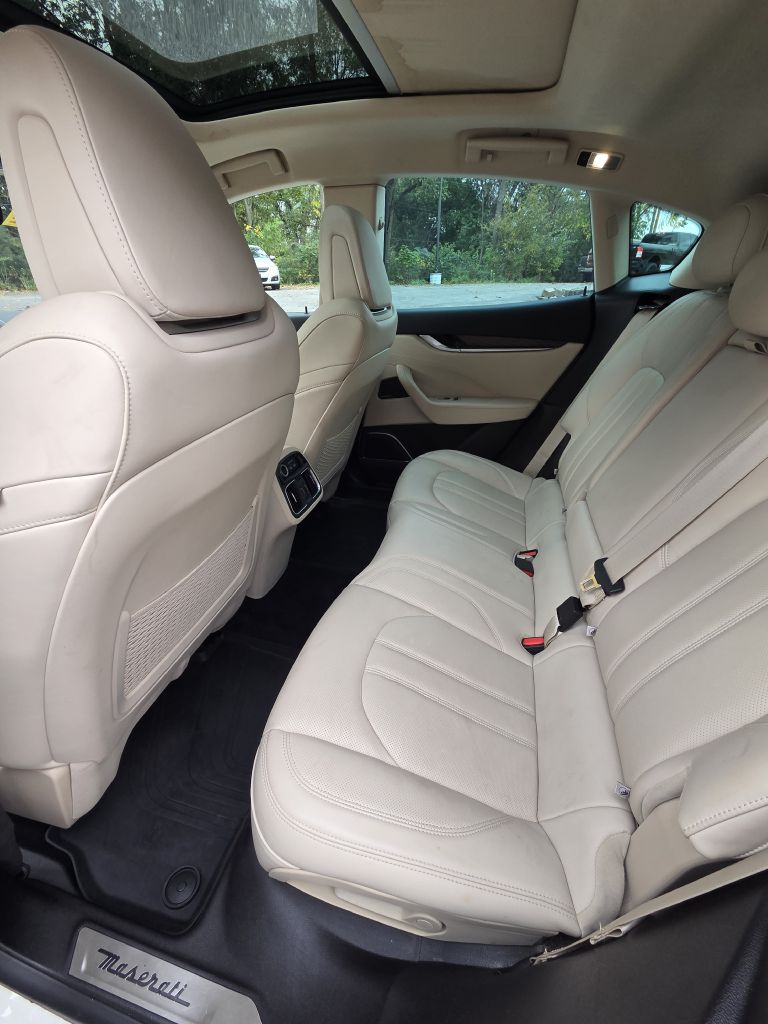 Photo 14 of this MASERATI LEVANTE