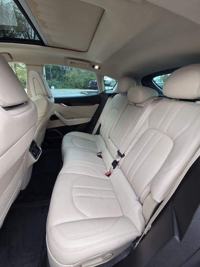 Photo 15 of this MASERATI LEVANTE