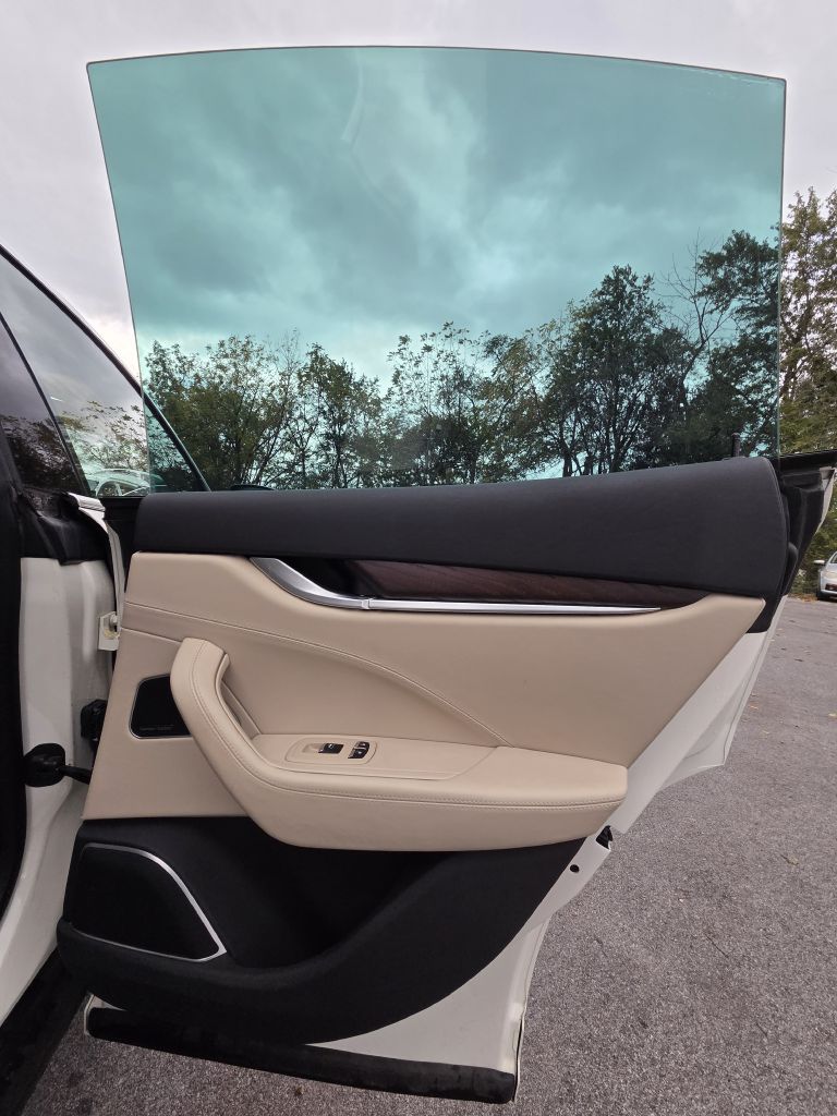Photo 16 of this MASERATI LEVANTE