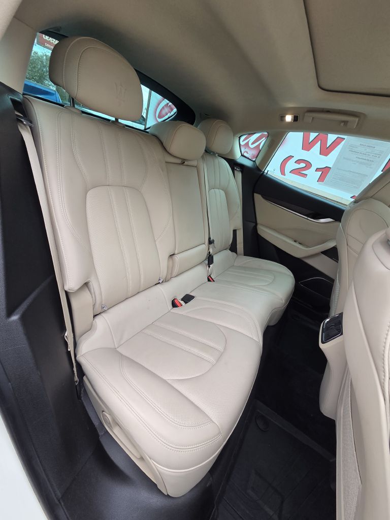 Photo 18 of this MASERATI LEVANTE