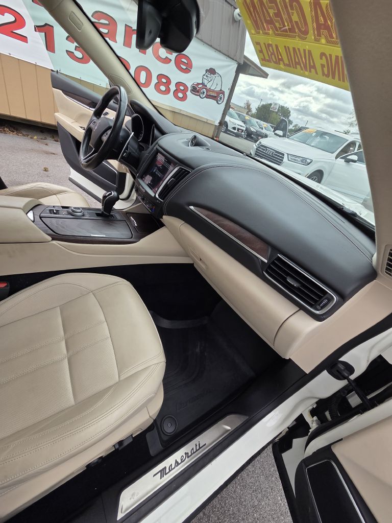 Photo 20 of this MASERATI LEVANTE