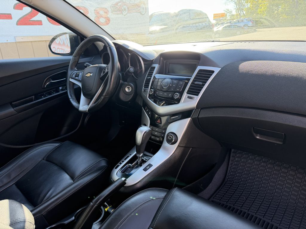 Photo 17 of this CHEVROLET CRUZE