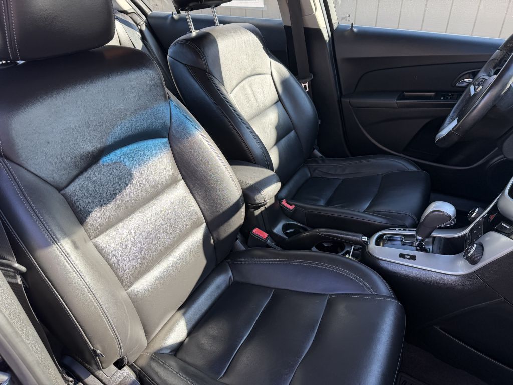 Photo 18 of this CHEVROLET CRUZE