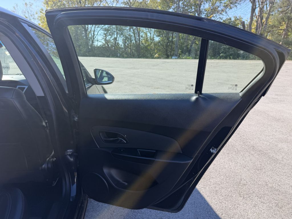 Photo 19 of this CHEVROLET CRUZE