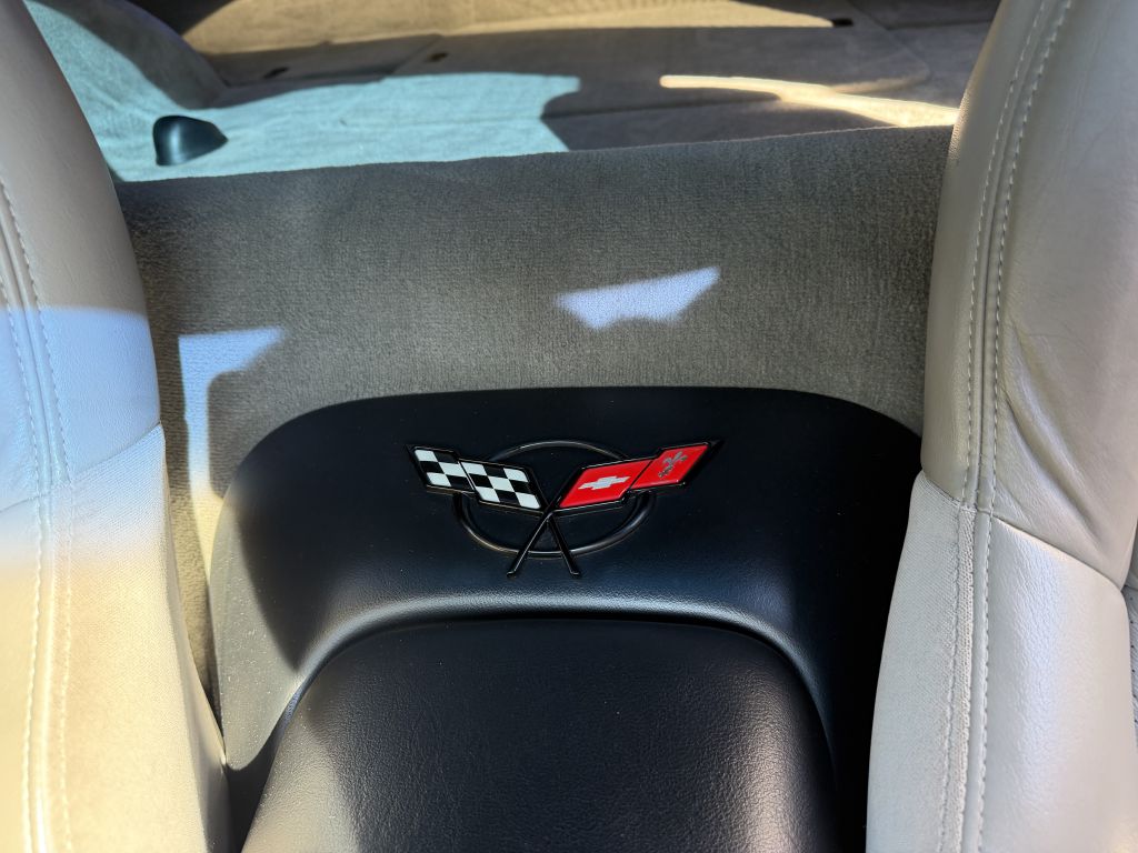Photo 13 of this CHEVROLET CORVETTE