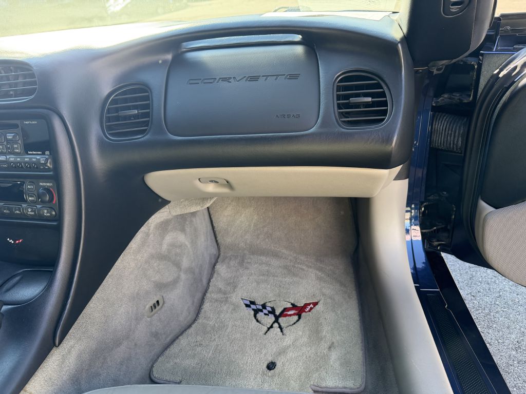 Photo 16 of this CHEVROLET CORVETTE