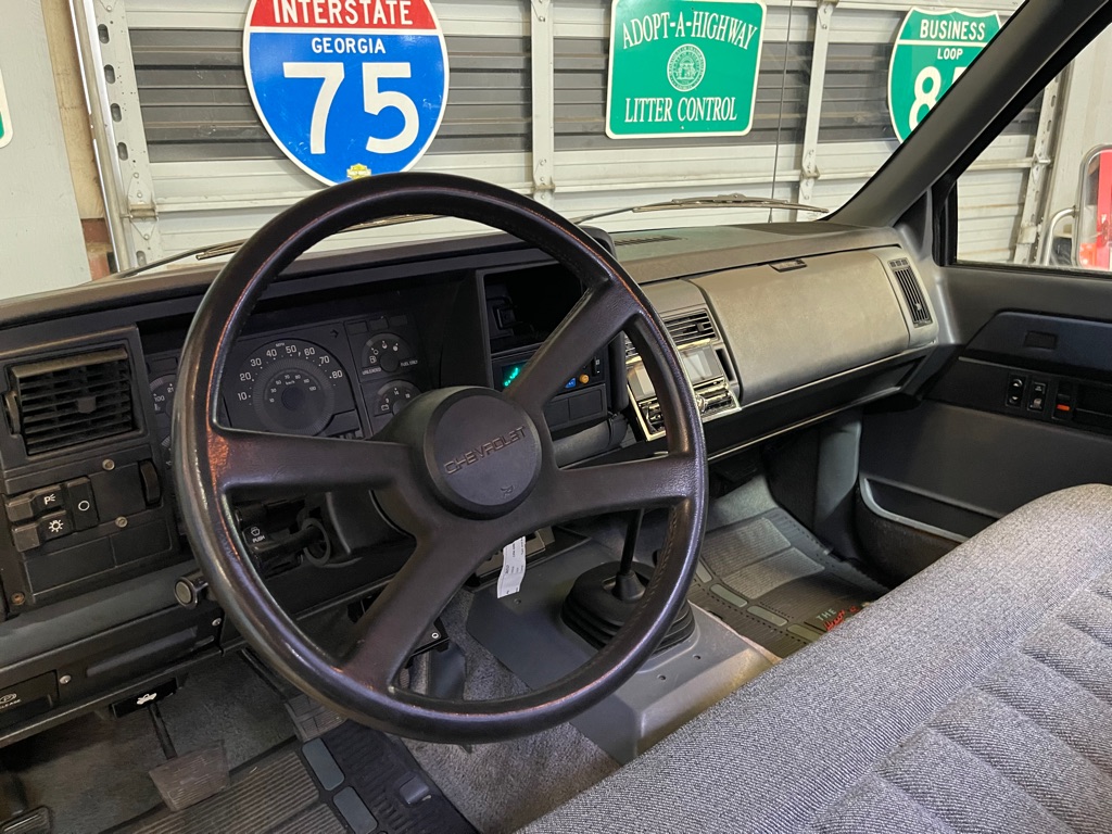 Photo 11 of this CHEVROLET C/K 3500 SERIES