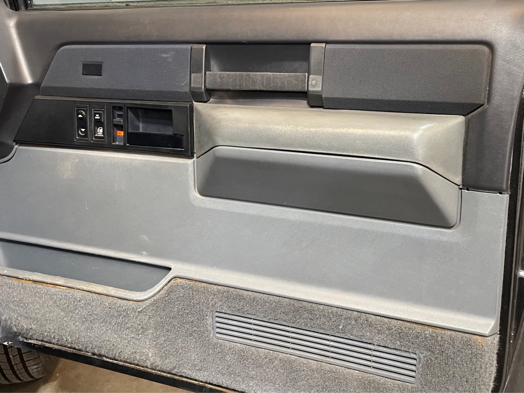 Photo 15 of this CHEVROLET C/K 3500 SERIES
