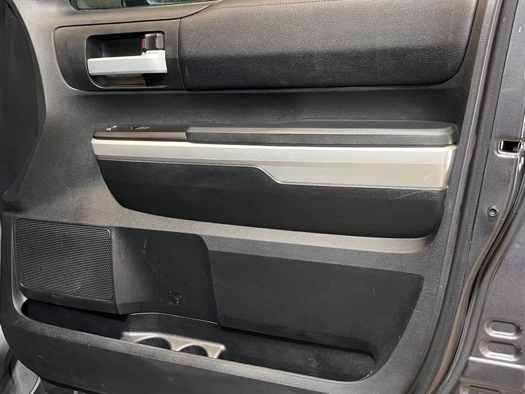 Photo 16 of this TOYOTA TUNDRA