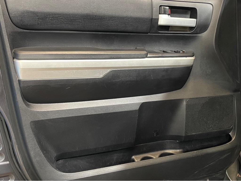 Photo 9 of this TOYOTA TUNDRA