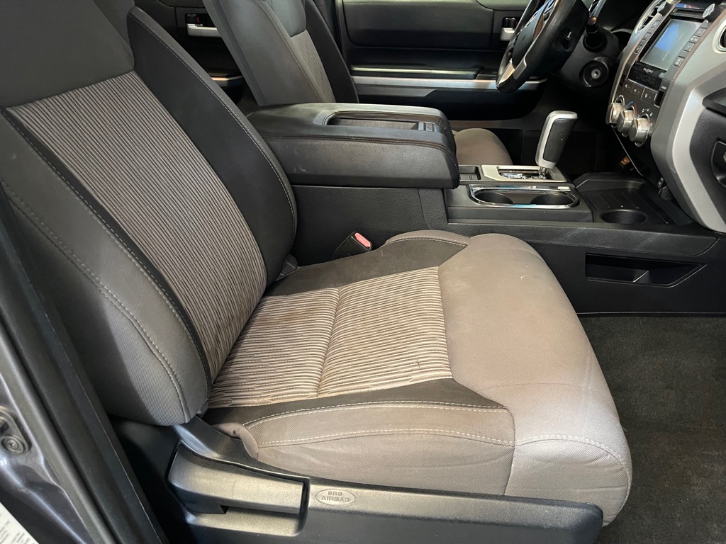 Photo 17 of this TOYOTA TUNDRA