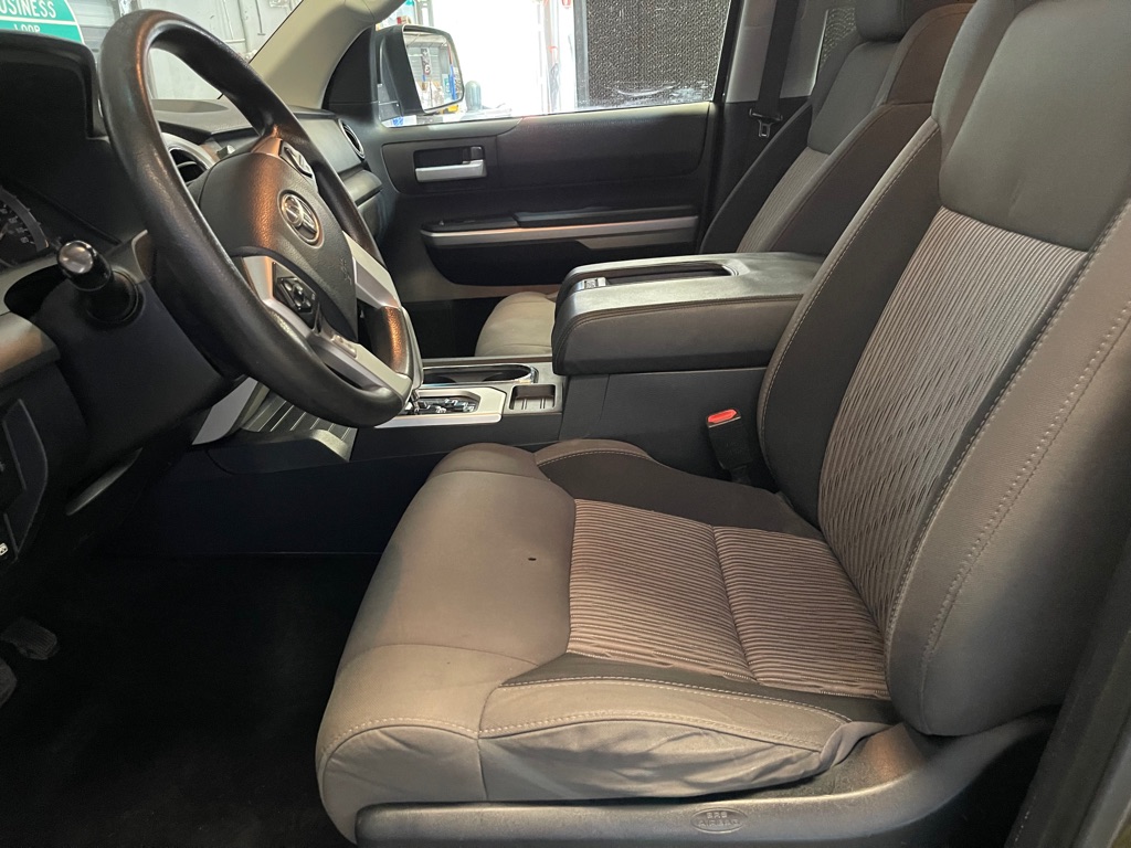 Photo 10 of this TOYOTA TUNDRA