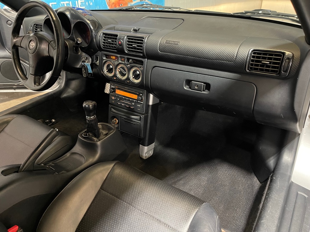 Photo 13 of this TOYOTA MR2 SPYDER