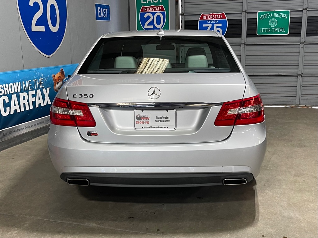 Photo 6 of this MERCEDES-BENZ E-CLASS