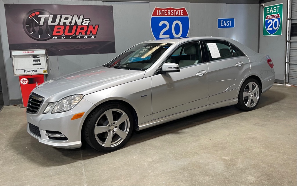 Photo 3 of this MERCEDES-BENZ E-CLASS