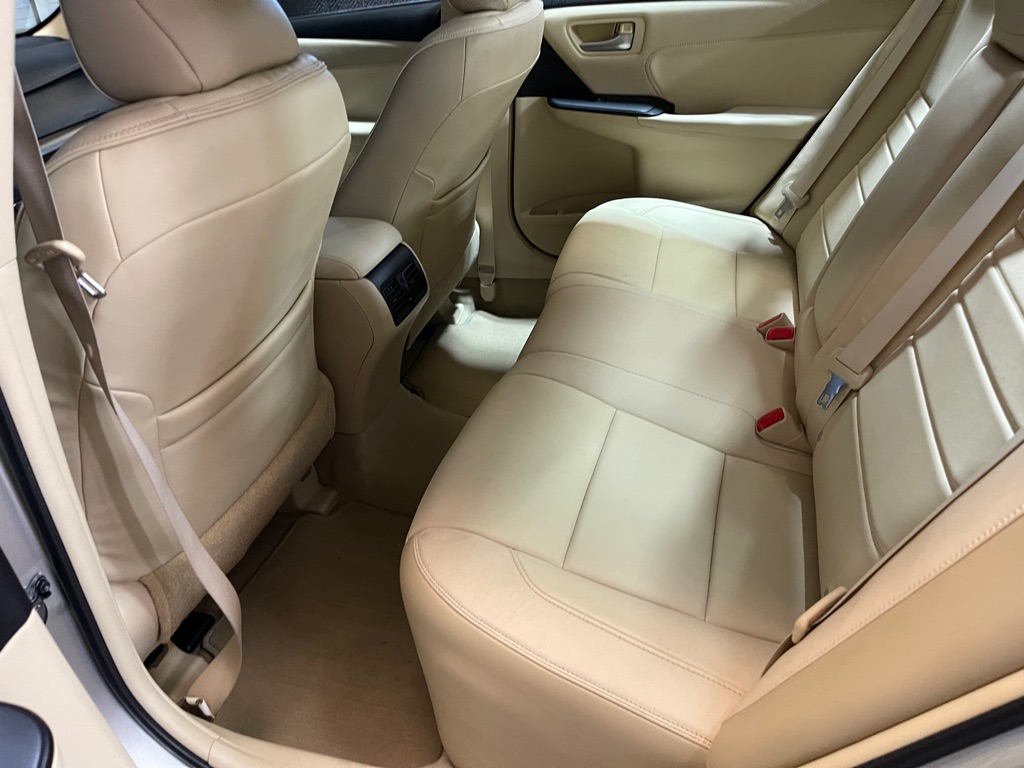 Photo 18 of this TOYOTA CAMRY