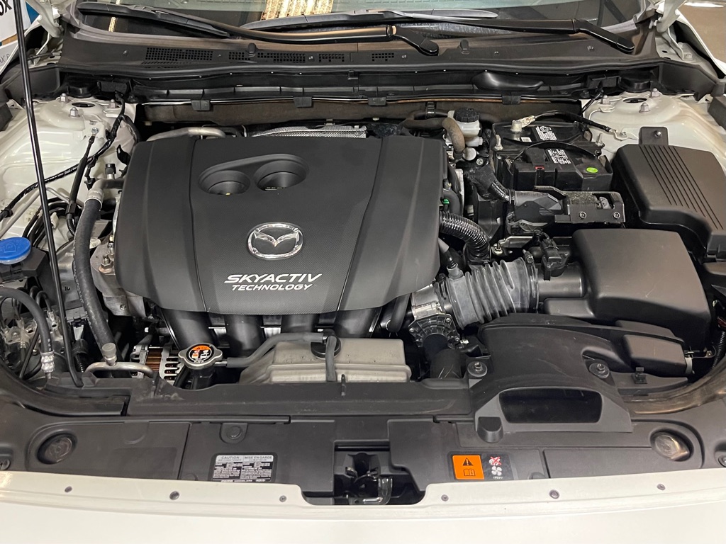Photo 8 of this MAZDA MAZDA6