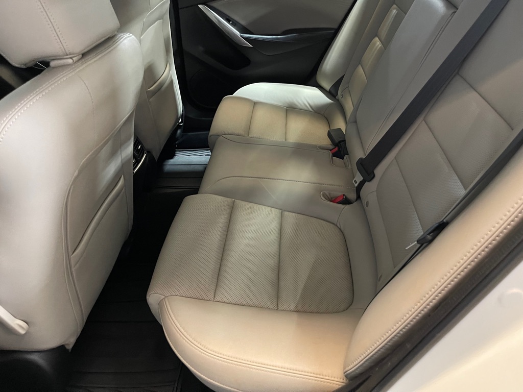 Photo 18 of this MAZDA MAZDA6