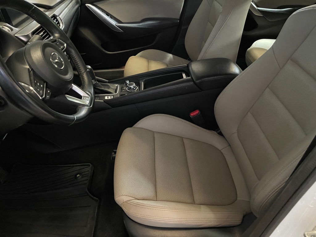 Photo 10 of this MAZDA MAZDA6