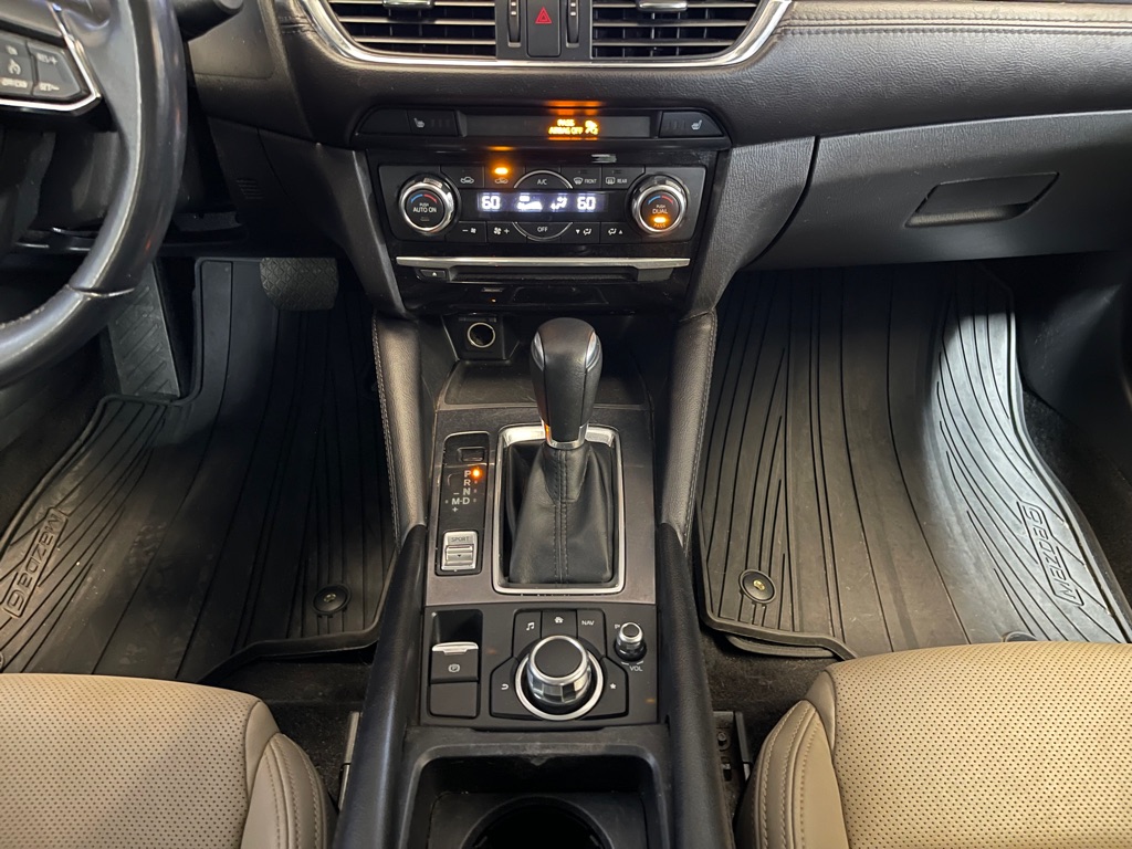 Photo 14 of this MAZDA MAZDA6