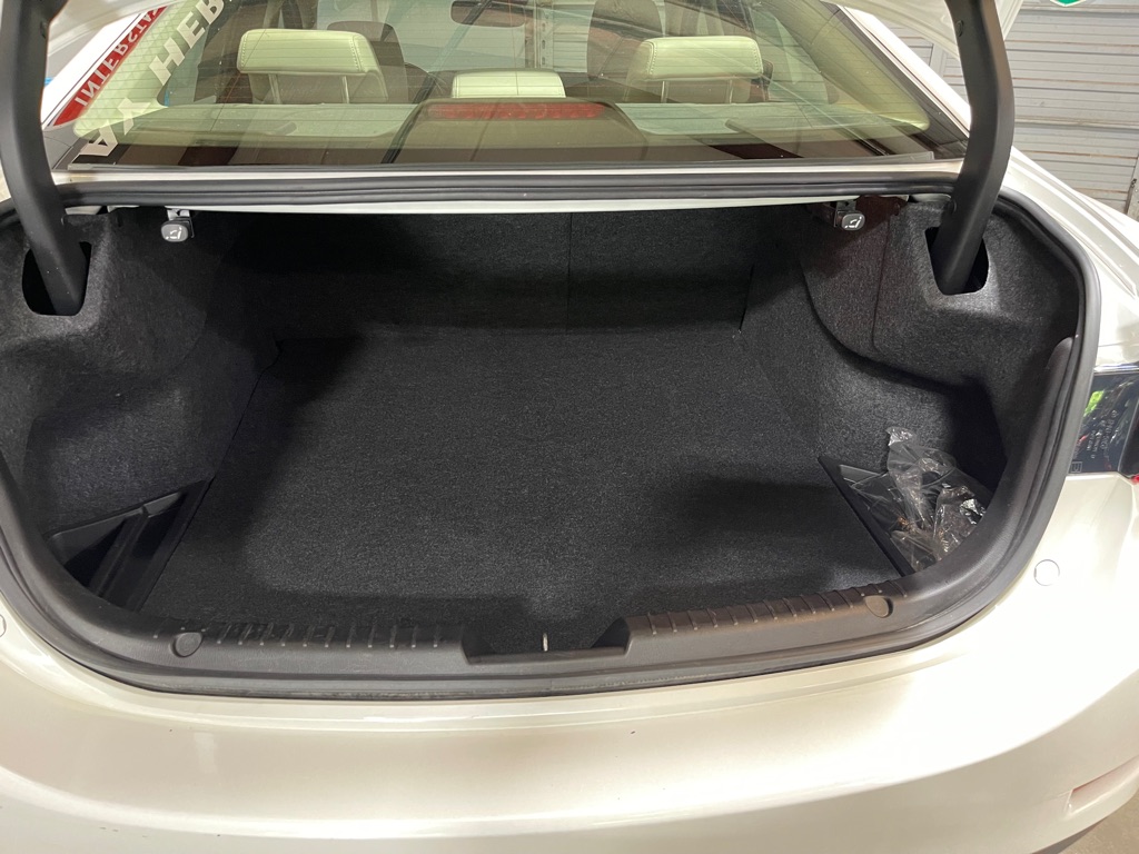 Photo 7 of this MAZDA MAZDA6